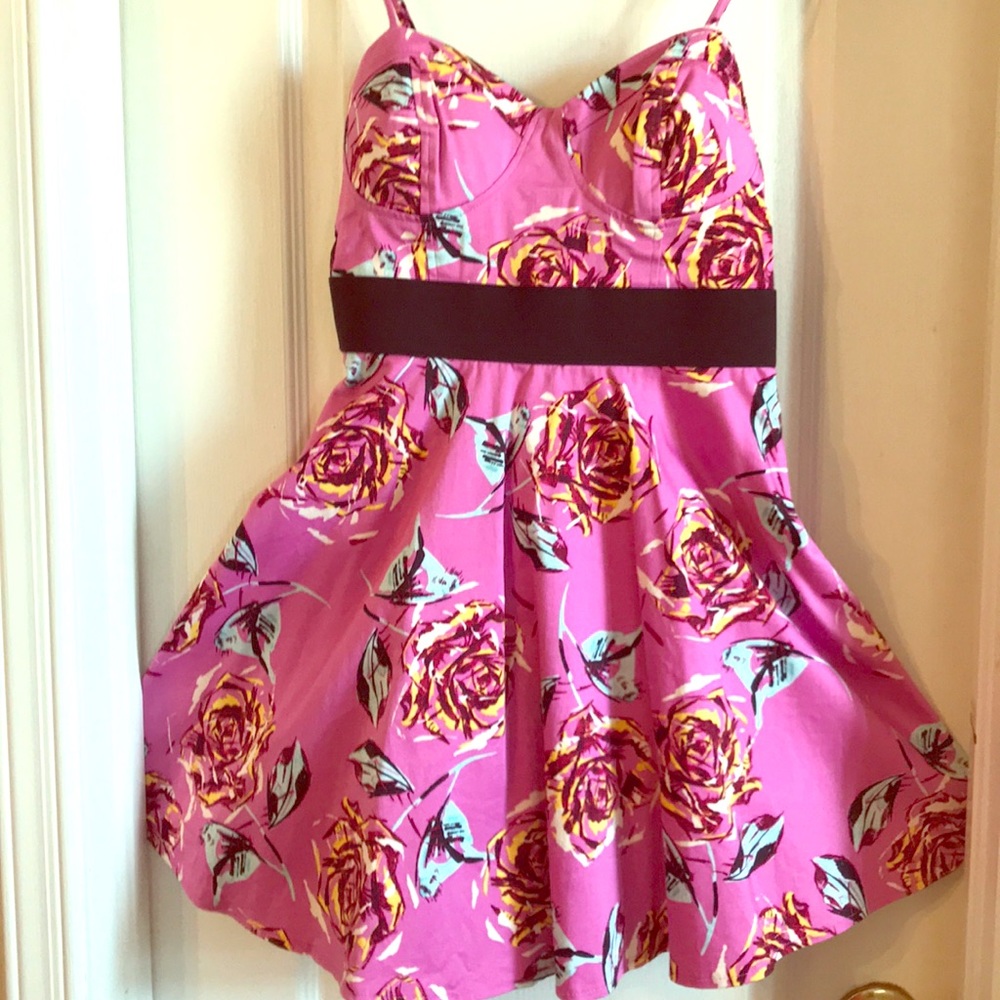 Cute mini Floral dress NWOT